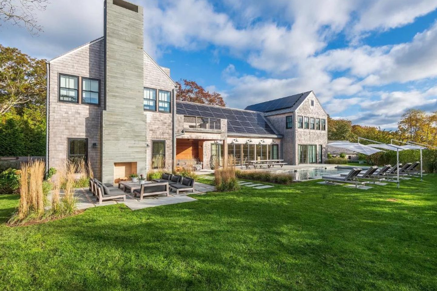 Snazzy Hamptons House